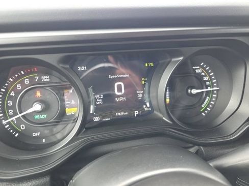 Used 2025 Jeep Wrangler Unlimited Sahara w/ Safety Group AWD/4WD image 25