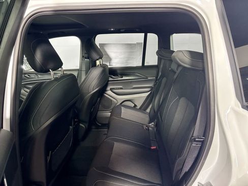 New 2025 Jeep Grand Cherokee Laredo X w/ Luxury Tech Group I image 20