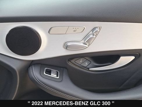Used 2022 Mercedes-Benz GLC 300 4MATIC image 31
