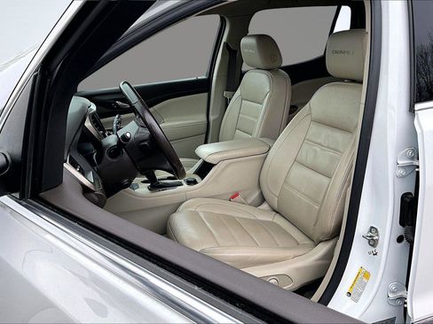 Used 2019 GMC Acadia Denali w/ Technology Package image 25