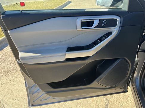 Used 2023 Ford Explorer XLT w/ Equipment Group 202A image 14