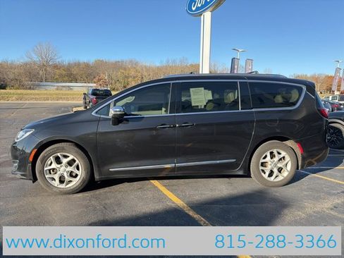Used 2020 Chrysler Pacifica Limited image 4