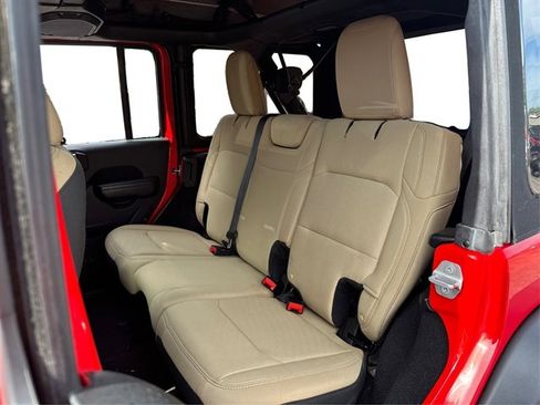 Used 2018 Jeep Wrangler Unlimited Sport S image 41