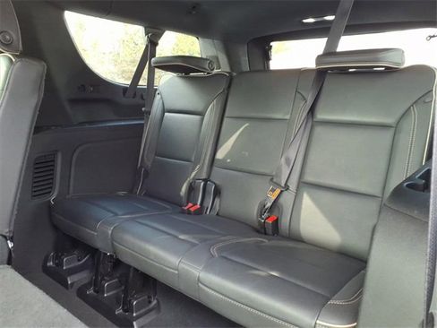 Used 2023 GMC Yukon XL SLT image 9