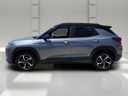 Used 2021 Chevrolet TrailBlazer RS w/ Technology Package FWD image 2