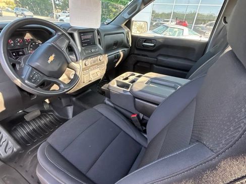 Used 2025 Chevrolet Silverado 1500 W/T RWD image 11