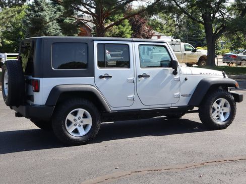 Used 2007 Jeep Wrangler Unlimited Rubicon w/ Dual Top Group AWD/4WD image 4