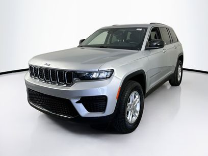 Used 2022 Jeep Grand Cherokee Laredo w/ Luxury Tech Group I