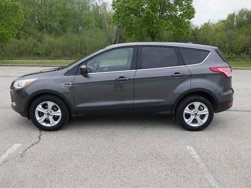 Used 2016 Ford Escape SE FWD image 2