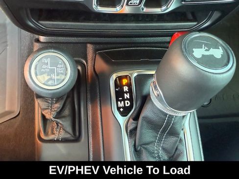 New 2025 Jeep Wrangler Unlimited Sahara AWD/4WD image 17