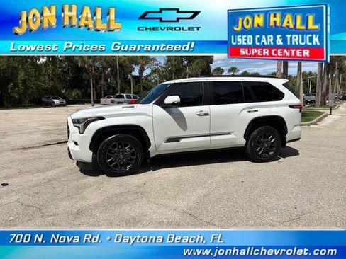 Used 2025 Toyota Sequoia Platinum AWD/4WD image 3