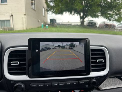 Used 2023 Hyundai Venue Limited w/ Cargo Package FWD image 15