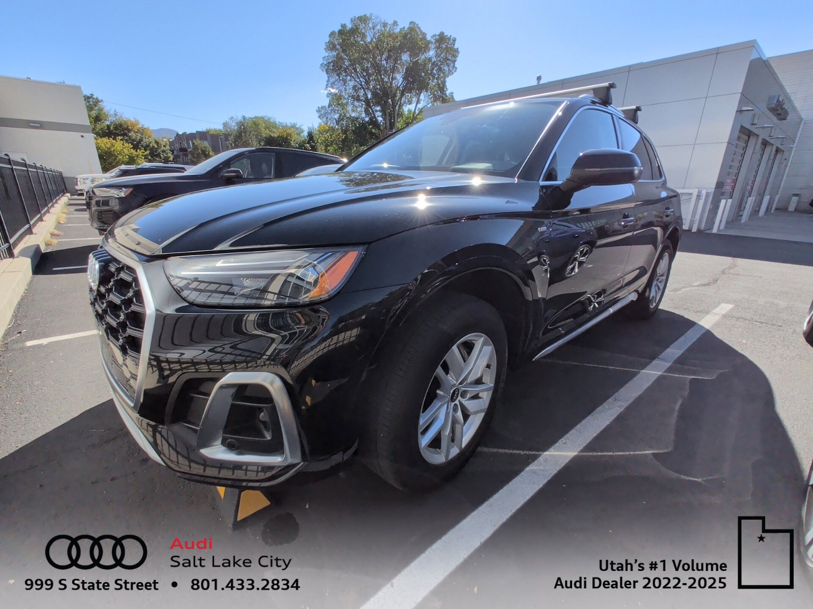 Used 2023 Audi Q5 2.0T Premium w/ Convenience Package AWD/4WD image 1