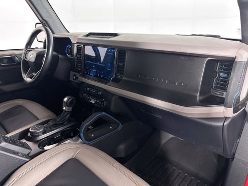 Used 2022 Ford Bronco Wildtrak image 28