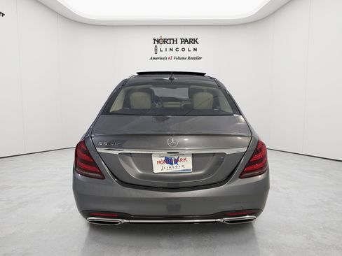 Used 2020 Mercedes-Benz S 560 Sedan image 4