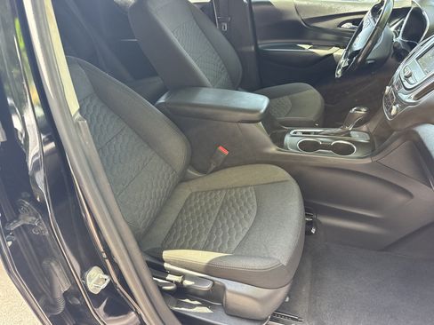 Used 2020 Chevrolet Equinox LT FWD image 12