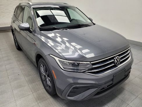 Used 2022 Volkswagen Tiguan SE FWD image 13