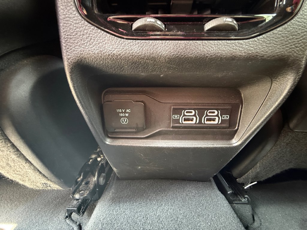 Used 2024 Jeep Grand Cherokee Altitude AWD/4WD image 40