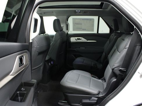 New 2026 Ford Explorer Active w/ Active Comfort Package image 13