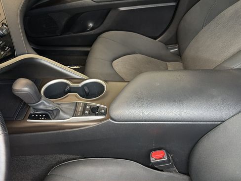 Used 2021 Toyota Camry LE FWD image 26
