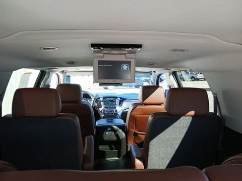 Used 2019 Chevrolet Suburban Premier w/ Premier Plus Edition image 11