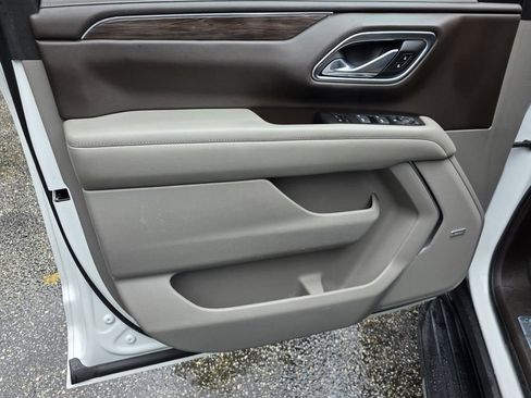 Used 2021 Chevrolet Suburban LT RWD image 35