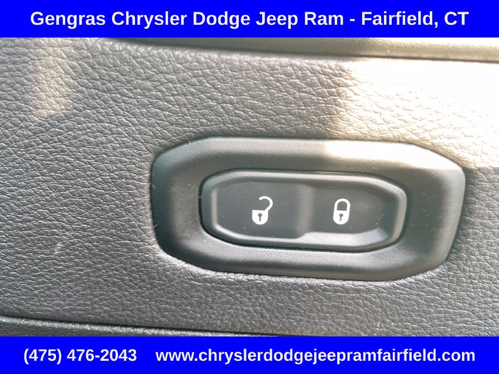 Used 2024 Jeep Wrangler High Altitude AWD/4WD image 19