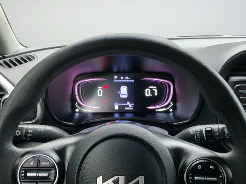Used 2023 Kia Soul LX FWD image 14