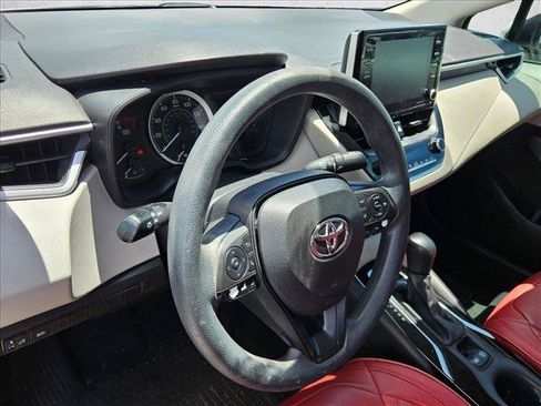 Used 2021 Toyota Corolla LE FWD image 7