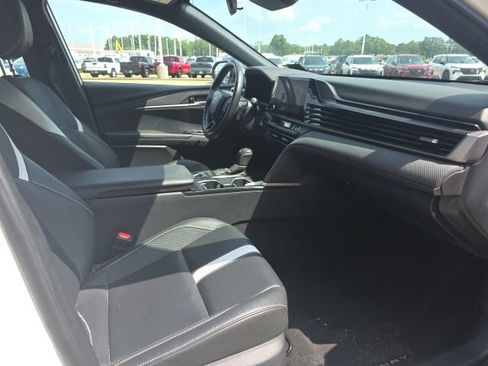 Used 2025 Toyota Camry SE FWD image 7