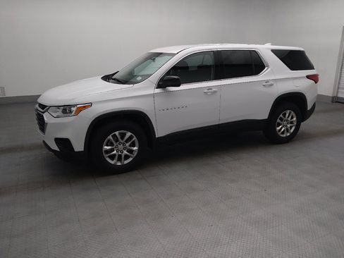 Used 2021 Chevrolet Traverse LS FWD image 2
