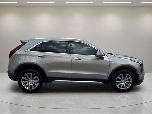 Used 2023 Cadillac XT4 Premium Luxury w/ Technology Package FWD image 6
