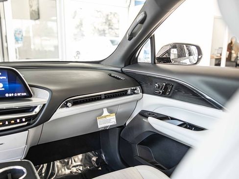 Used 2024 Cadillac Lyriq Sport image 40