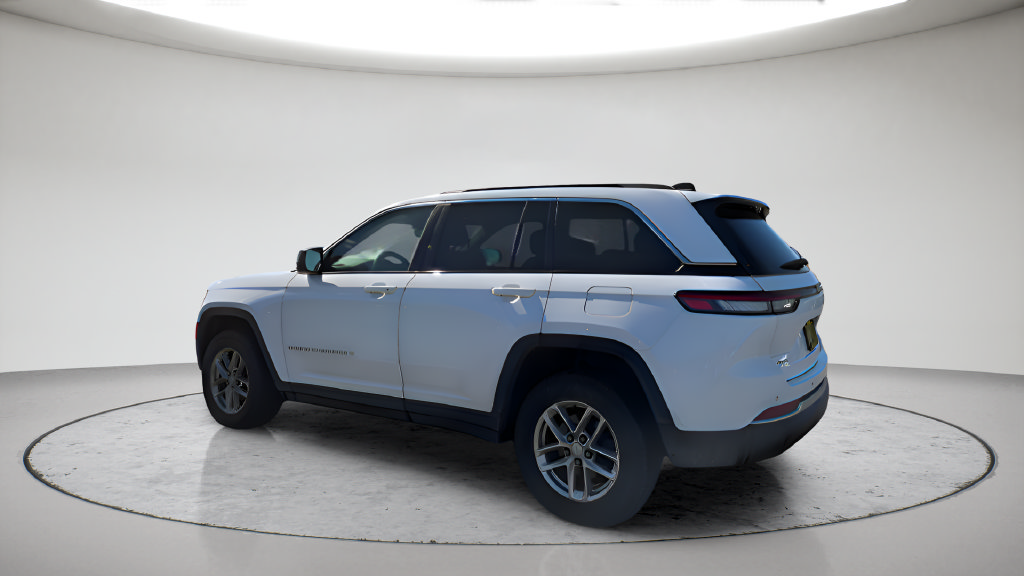 Used 2024 Jeep Grand Cherokee Laredo X w/ Trailer Tow Package AWD/4WD image 7
