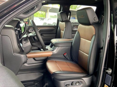New 2026 Chevrolet Silverado 3500 High Country w/ High Country Premium Package AWD/4WD image 9