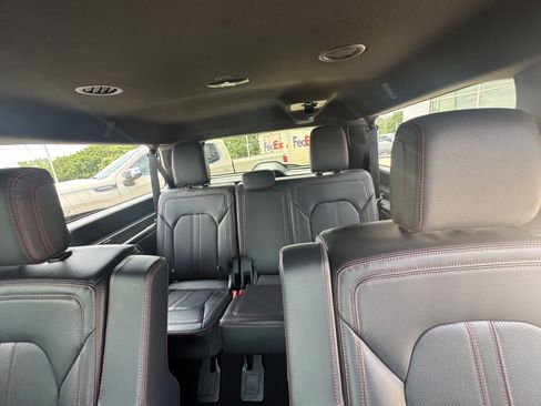 Used 2024 Ford Expedition Max Limited AWD/4WD image 9