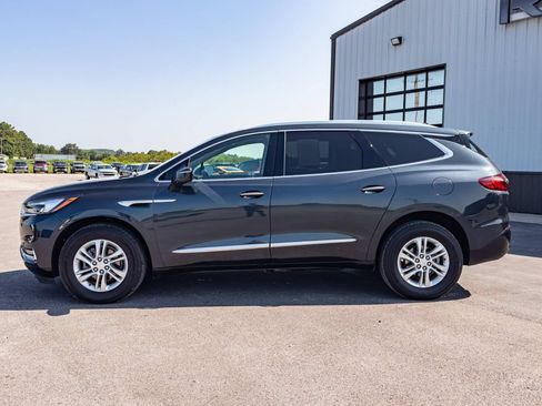 Used 2021 Buick Enclave Essence w/ Sound and Sites Package AWD/4WD image 2