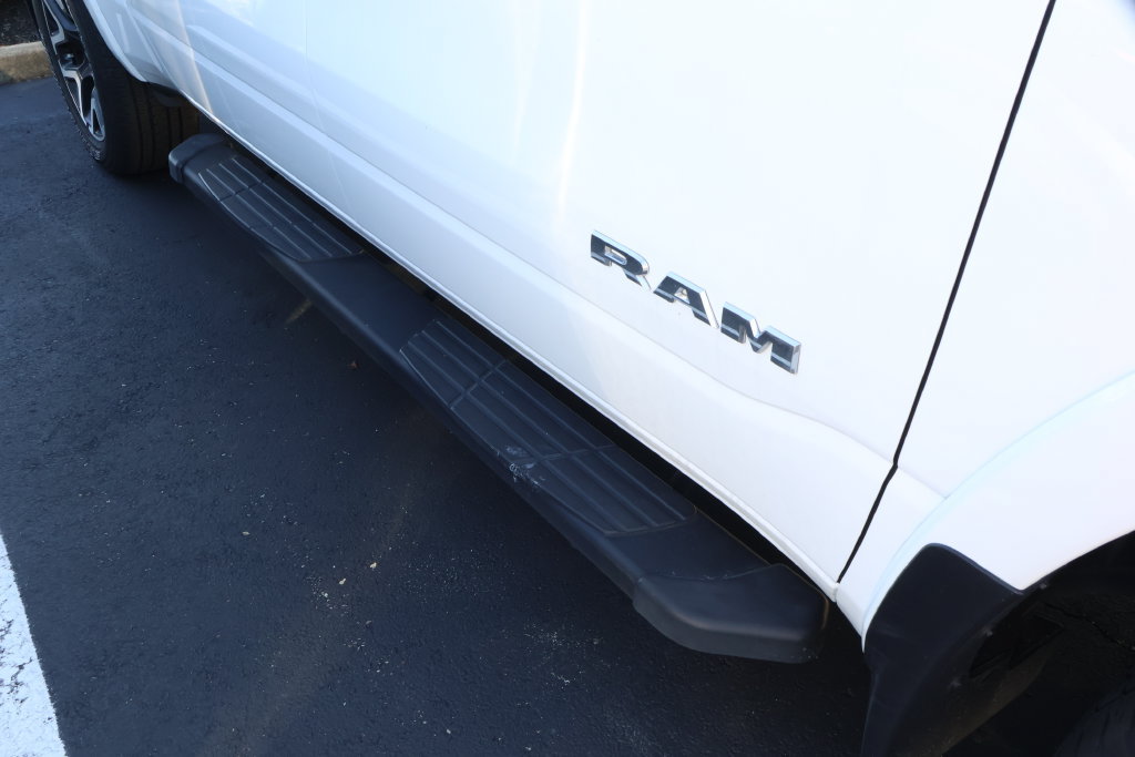 Used 2025 RAM 1500 Laramie w/ Sport Appearance Package AWD/4WD image 10