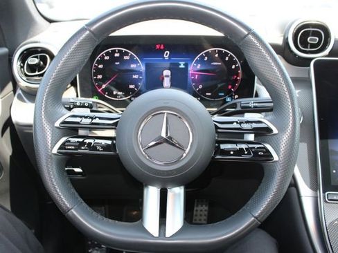 Used 2025 Mercedes-Benz GLC 300 image 16