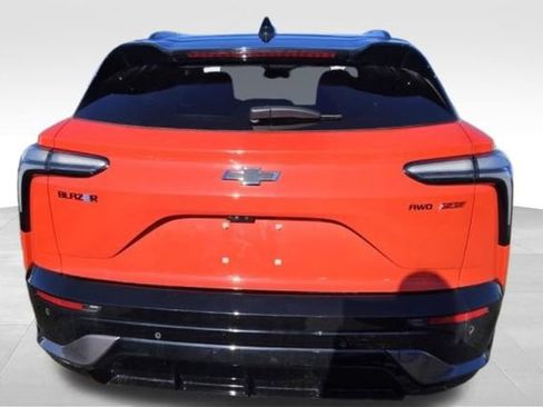 Used 2025 Chevrolet Blazer EV SS image 4