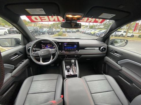 Used 2024 Chevrolet Colorado Z71 w/ Z71 Convenience Package 2 image 30