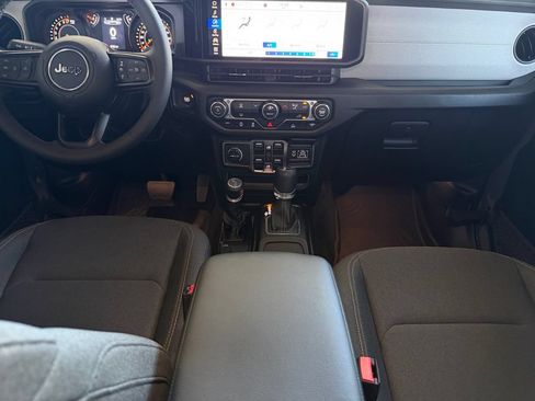 Used 2026 Jeep Gladiator Sport AWD/4WD image 11