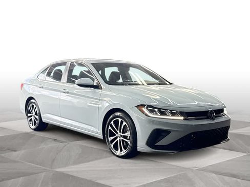 Used 2026 Volkswagen Jetta Sport FWD image 2