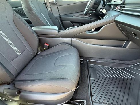 New 2026 Hyundai Elantra SE FWD image 10