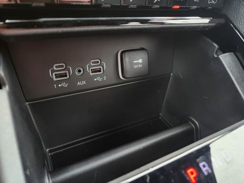 New 2025 Jeep Grand Cherokee L Overland AWD/4WD image 8