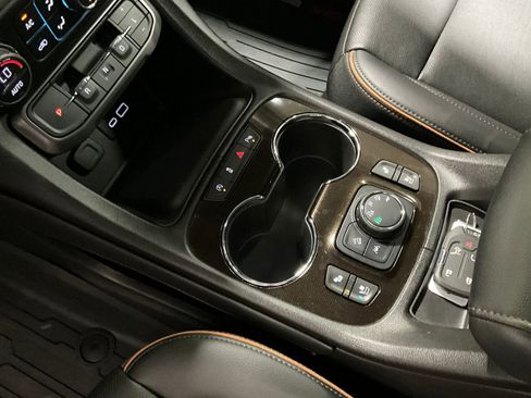 Used 2023 GMC Acadia AT4 w/ Technology Package AWD/4WD image 17