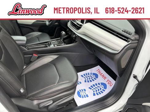 Used 2025 Jeep Compass Limited AWD/4WD image 7
