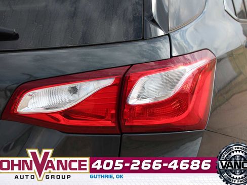 Used 2020 Chevrolet Equinox LT w/ Driver Convenience Package image 11