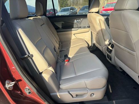 Used 2018 Honda Pilot Touring image 17