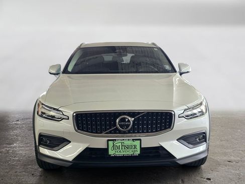 Certified 2024 Volvo V60 B5 Cross Country Plus w/ Protection Package Premier image 2